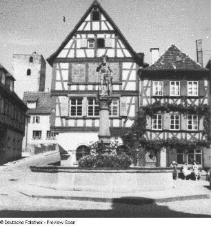 Bretten. Marktbrunnen mit Ritterfigur Friedrichs II. von der Pfalz