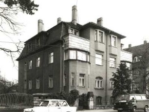 Dresden-Trachau, Wilder-Mann-Straße 38. Wohnhaus. Straßenansicht mit Einfriedung