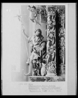 Linke Seitenfigur des Hochaltars: Johannes der Täufer
