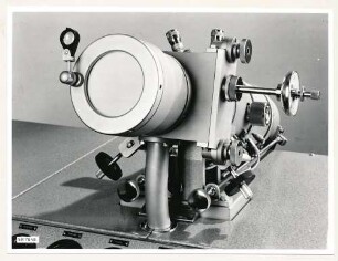 Klein-Elektronenmikroskop KEM1, Bild 1, Foto 1959
