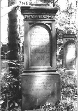 Grabstein 795