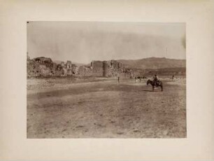 Ruinen von Hasankeyf. : Blick auf Ruinen der Stadt Hasankeyf.