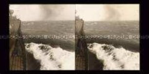 Blick vom Dampfer über das Meer