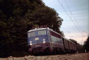 Treuchtlingen Lok 110 300 Eilzug B4yg-Wagen