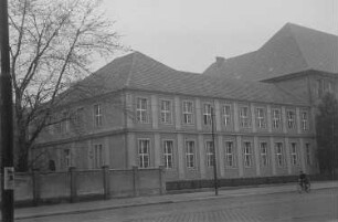 Einweihung eines jüdischen Altersheimes : Außenansicht des Altersheims