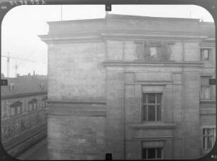 Dresden-Altstadt, Augustusstraße 2. Ständehaus (1901-1906; P. Wallot). Ostseite (Teilansicht) von der Brühlschen Gasse