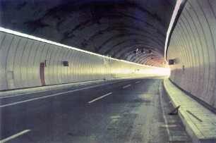 Schönbuchtunnel, km 607,724 - 608,350 Weströhre beim Nordportal
