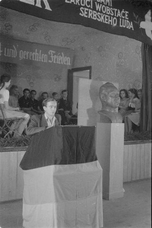 Ausstellungseröffnung des Arbeitskreises sorbischer bildender Künstler in Malschwitz. : Wotewrjenje wustajeńcy koła serbskich tworjacych wuměłcow w Malešecach.