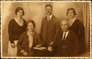 [Familienfoto]