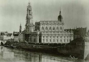 Dresden vom rechten Elbufer unterhalb der Augustusbrücke