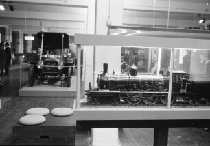 Ausstellung von Oldtimern und Autoveteranen als Vorschau für das geplante Verkehrsmuseum Karlsruhe.