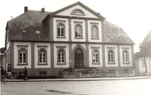 Blick auf das Palais Petri / abgebrochen November 1973. Detmold. Lange Str. Papierabzug