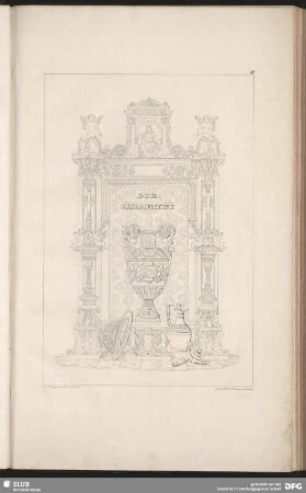 Arrangement aus architektonischen Elementen, Ornamentik und Keramik