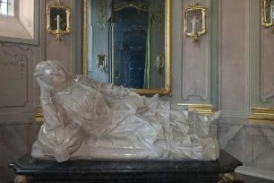 Grabmal der Maria Amelia Mniszchowa, Dukla, Polen