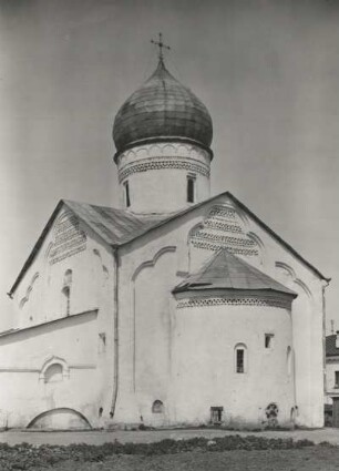 Nowgorod. Kirche des Demetrius aus Saloniki (1382). Ansicht von Südosten