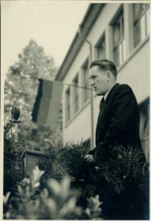 [Schulhausneubau in Brühl:] Bauleiter