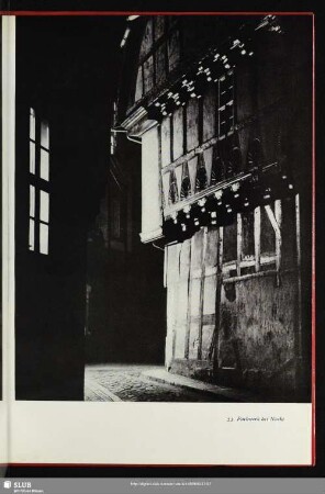 53 Fachwerk bei Nacht