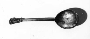 Löffel mit geflügelter Figur