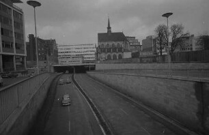 Köln: Nord-Süd-Fahrt, Schnellstraße, Einfahrt neben der Antonitergasse, Tunnel unter der Schildergasse