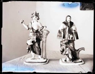 Schloß; Porzellanfiguren