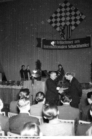 Dresden. Internationales Schachturnier in Dresden unter Teilnahme des Schachgroßmeisters Wolfgang Uhlmann, 1956