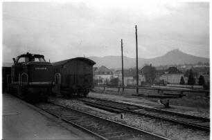 Bahnhof Hechingen, V 81 mit Güterzug 304, Lok 21 mit Güterzug 305, Zugkreuzung der Güterzüge