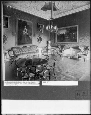 Rotes Gesellschaftszimmer