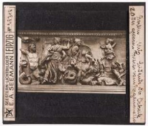 Pergamonaltar, Ostseite, Südende. Berlin, Museum (Seestern-Nr. 28318)