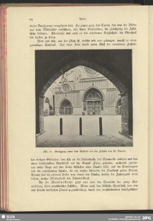 Durchgang unter dem Belfried mit der Fassade von St. Martin