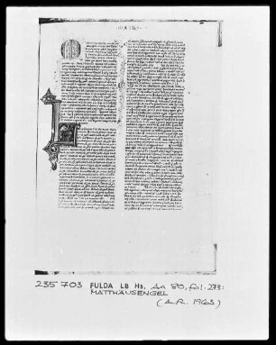 Biblia Latina — Initiale L (iber), darin Matthäusengel, Folio 273recto
