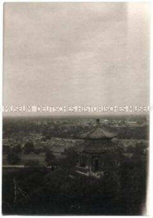 Blick auf Peking, Foto von der parlamentarischen Studienreise nach Ostasien des Reichstagsabgeordneten Dr. Georg Lucas