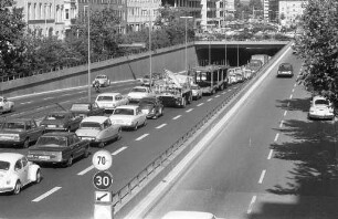 Verkehrsstau in der Kriegsstraße