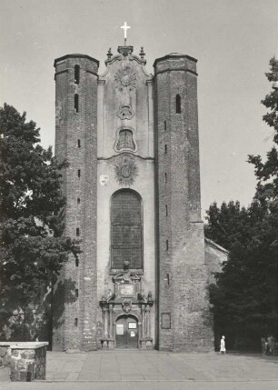 Gdansk-Oliwa. Kathedrale (Zisterzienserkirche). Westfassade (14. und 17./18. Jahrhundert)