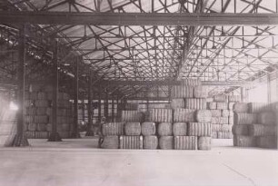 Speicherhalle mit Wollballen, Mombasa : Kenia, Mombasa, Hafen, Speicherhalle mit Wollballen, 1936