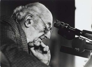 Stefan Heym auf dem letzten DDR-Schriftstellerkongreß