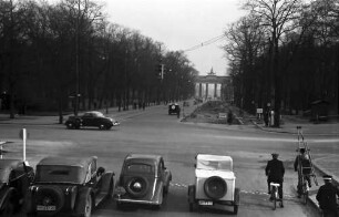 Berlin: Charlottenburger Chausee; Ecke Hofjäger-Allee