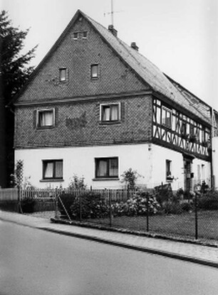 Aßlar, Pfarrstraße 12, Pfarrstraße 10