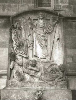 Grabmal der Familie Beranek : Grabmal der Familie Beranek. Sandstein (um 1900; C. Vosmik). Prag-Vyšehrad, Friedhof Vyšehrad