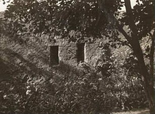 Bautzen. Teil des Wehrgangs (sog. "Hasenscharte") im Pfarrgarten der St. Michaeliskirche