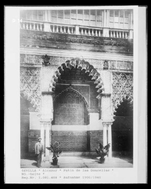 Portal der Nordostseite des Patio de las Doncellas