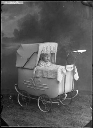 Josef Schork im Kinderwagen