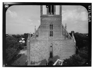 Neubrandenburg. Stadtkirche St. Marien (Wiederaufbau 1975-2001). Teilansicht von Westen