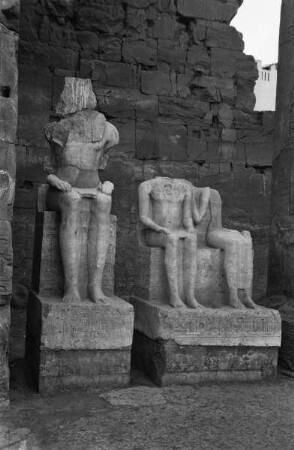 Ramses II. mit der Königin