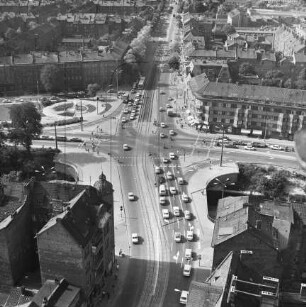 Rosa-Luxemburg-Platz in Erfurt : Blickrichtung Norden in die Karl-Marx-Allee (Magdeburger Allee)