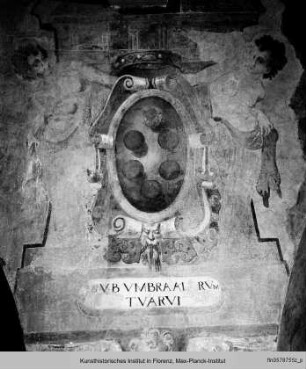 Ausmalung : Erstes Obergeschoss (ins Erdgeschoss eingezogenes Zwischengeschoss) : Wappen des Podestà Ridolfi mit alliiertem Medici-Wappen
