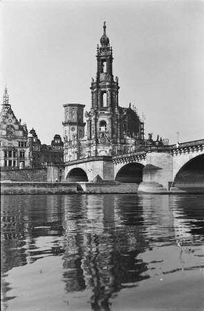 Dresden-Altstadt. Hofkirche (1739-1755, G. Chiaveri), teilweise eingerüstet