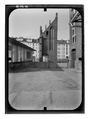 Malchin, Karl-Dressel-Straße. Stadtbefestigung. Kalensches Tor (2. V. 15. Jh.). Seitenfront von Südwest