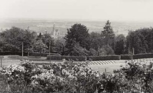 Kamenz, Blick vom Hutberg über die Hutbergbühne auf die Stadt