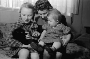 Bukarest: Familie Stenzel [Frau Stenzel und Töchter]
