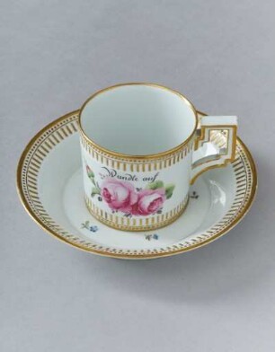 Tasse mit Motiv "Wandle auf Rosen" und Teller "Vergissmeinnicht"